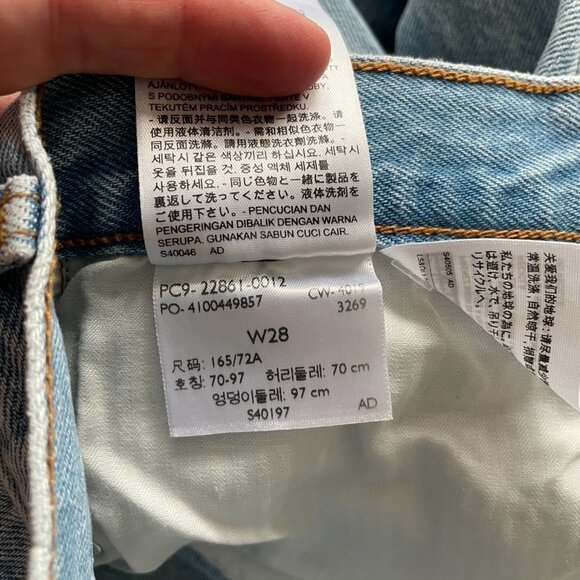 LEVI'S Wedgie Icon Denim High Rise Ripped Cropped Jeans Frayed Hem Blue 28 - Picture 6 of 10